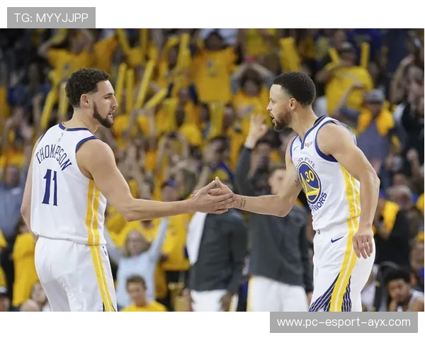 博彩公司看好勇士队夺冠，赔率领先，勇士队全场